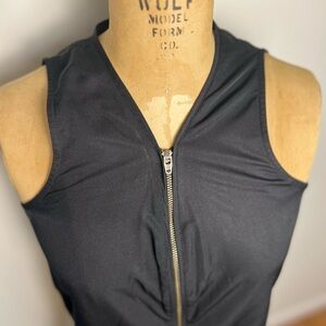 Banana Republic women’s XS black sleeveless zip up blouse